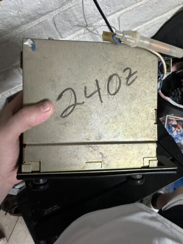 1970 DATSUN 240Z SERIES 1 HITATCHI AM AUTO SEEK RADIO UNTESTED READ - Foto 8 di 14
