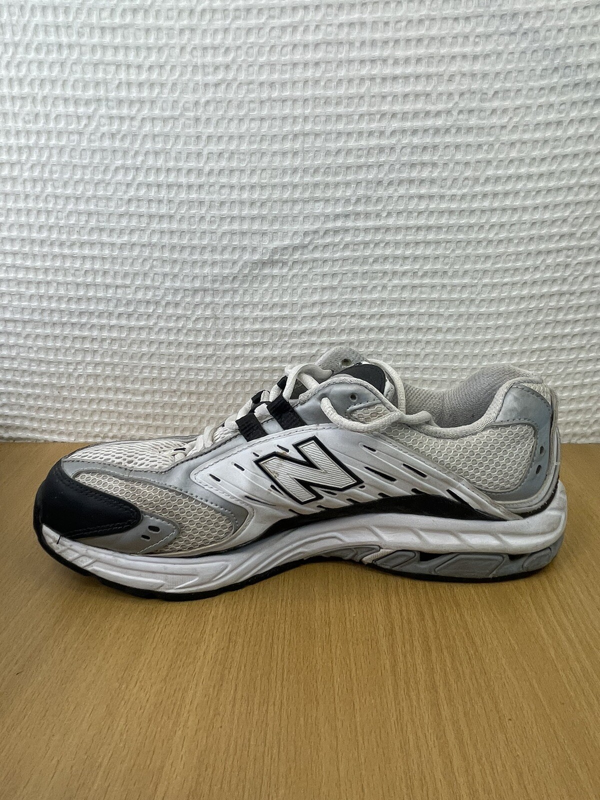 NEW BALANCE 550 MX550WBS Men’s Size 9.5 White Gray Sneakers Lace Up thumbnail 4