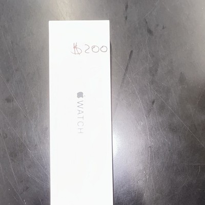 Apple Watch Series 9 41mm White Aluminum GPS 64GB White Fluoroelastomer Band