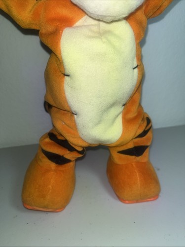 2005 Disney Winnie the Pooh TUMBLE TIME TIGGER Sing Dance Cartwheel . WORKS - Picture 4 of 8