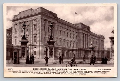 POSTKARTE - LONDON - BUCKINGHAM PALACE - ZEIGT NEUE FRONT - J BEAGLES - RP