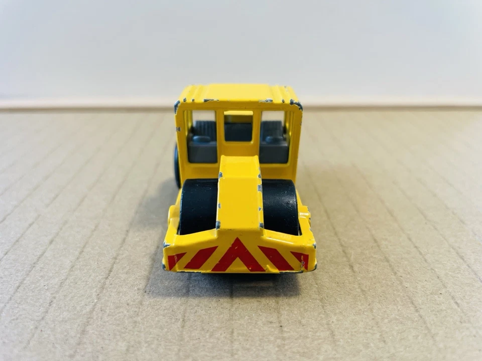 Matchbox Road Roller Yellow 1:64 Loose - Image 2 of 4