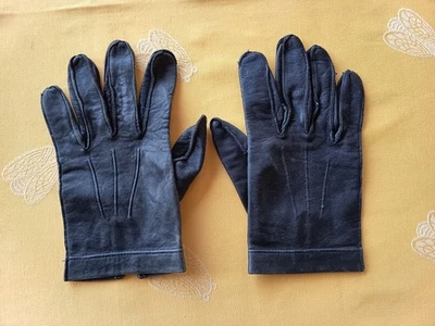 Années 60 Paire de gants femme en chevreau noir pointure 7 7 1/2 en bon état - Photo 1/2