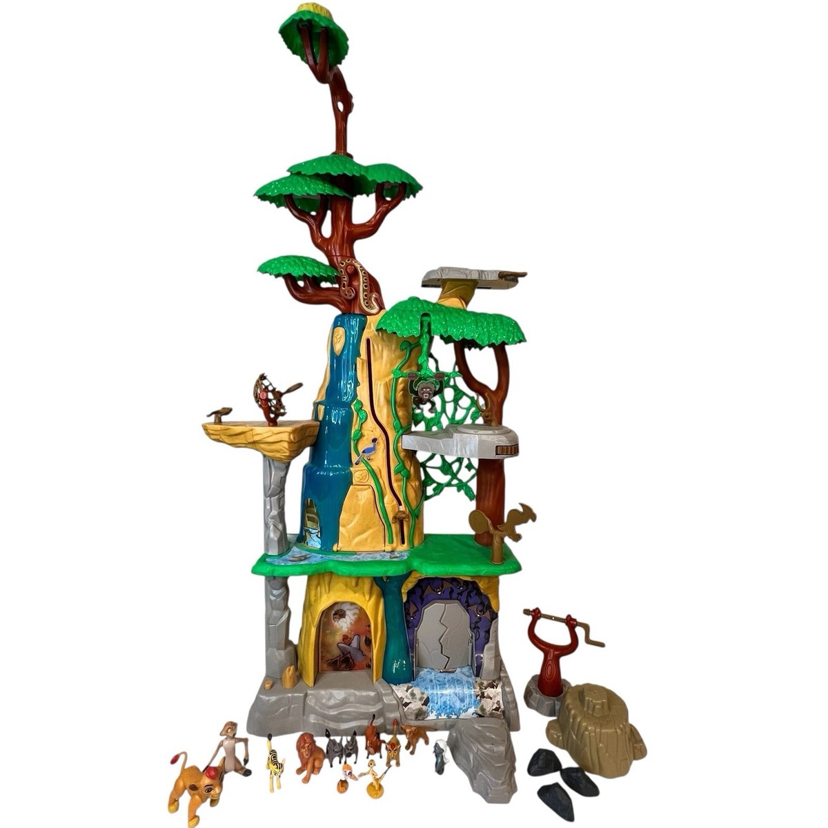 Disney The Lion Guard Training Lair Playset Kids Toy 12 Figures