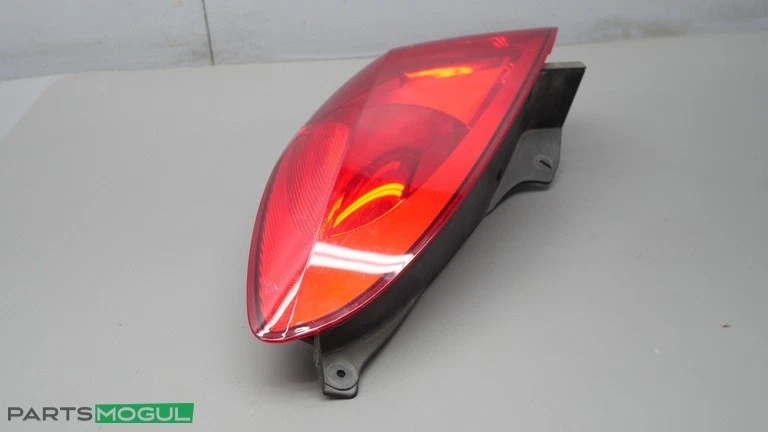 06-09 Pontiac Solstice Rear Right Passenger Side Tail Light Taillight Lamp OEM - Image 4 of 4