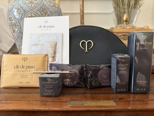 Cle De Peau Synactif Deluxe campione da viaggio set cura della pelle con custodia da viaggio 