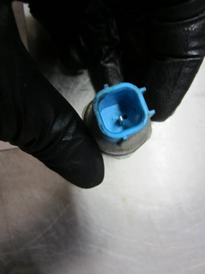 发动机油压传感器 2012 年本田 Pilot 3.5 37240R70A04 — 第 2/4 张图片