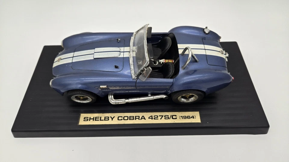 Coche de colección Road Legends 1/18 1964 Shelby Cobra 427 S/C rayas azules/blancas #92058 Foto 2 de 4
