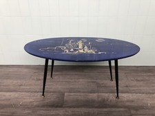 tavolino vintage ovale anni 50 Gambe In metallo e piano in legno dipinto