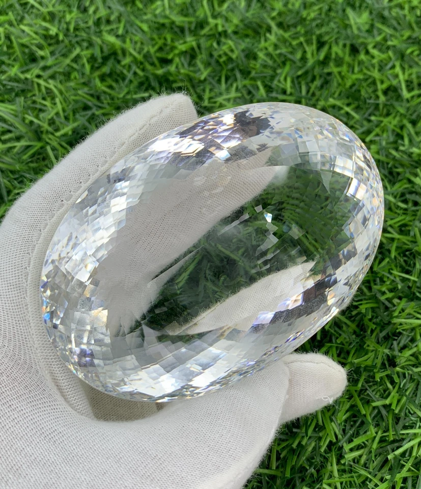 1290 Carat Clear Quartz Gemstone, Excellent Quality Faceted Cut Loose Gemstone - Image 2 of 4