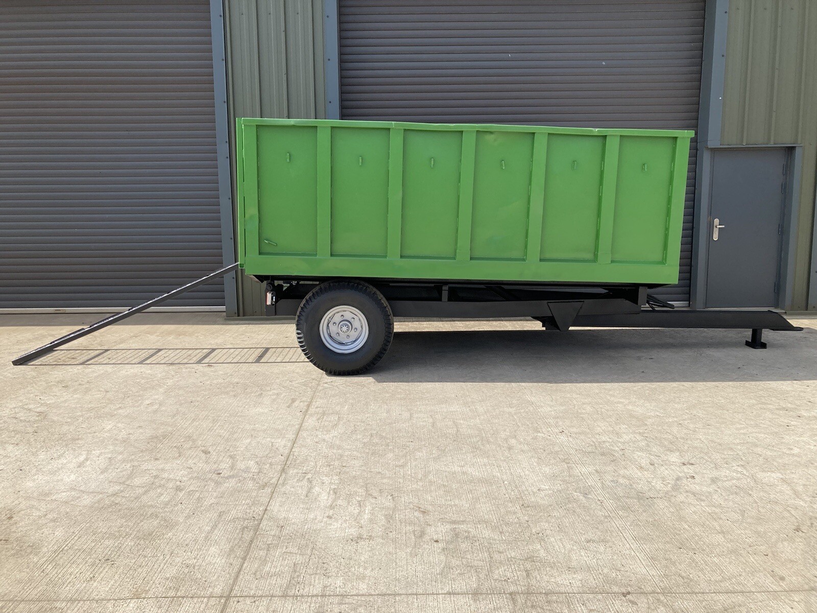 56 Ton Muck Trailer,Manure Trailer, Rear Loading Ramp High Sides