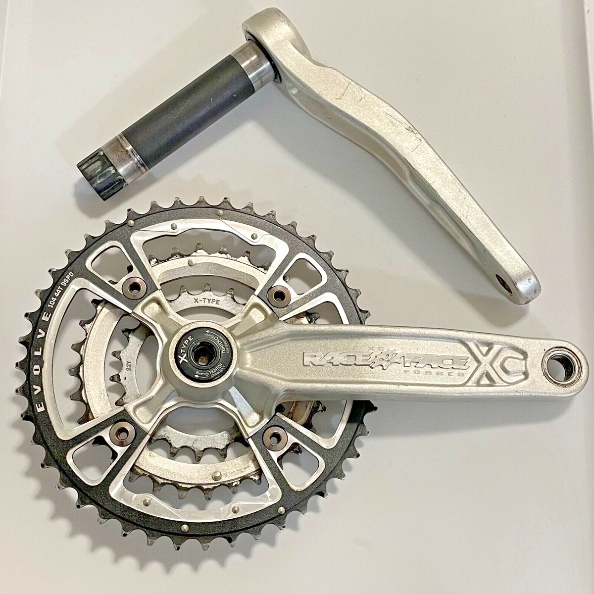 Race Face Evolve XC 175mm 44/32/22 Aluminum Silver X Type Race Face Evolve XC 175mm 44/32/22 Aluminum Silver X Type