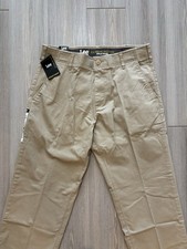 Lee Extreme Motion Khaki Pants Men  s 34x30 Straight Leg Regular Fit Pants NWT