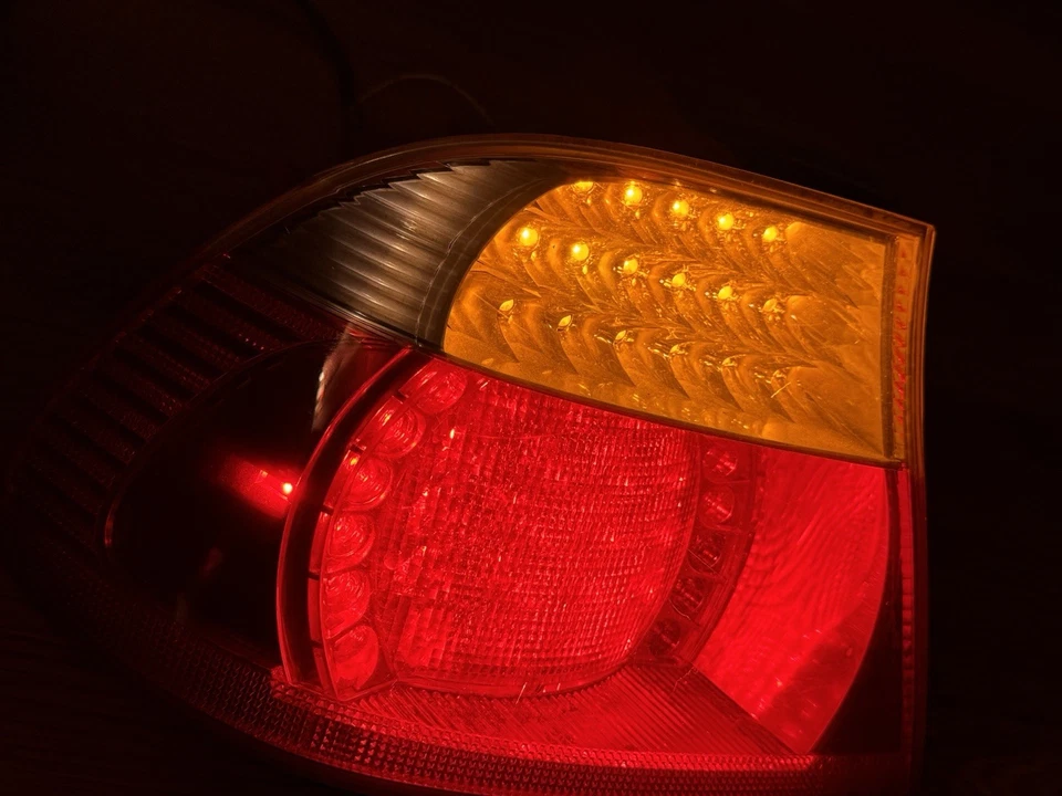 Оригинальный задний левый светодиодный задний фонарь для BMW E46 325Ci 330Ci купе 2004-2006 годов выпуска - Изображение 3 из 4