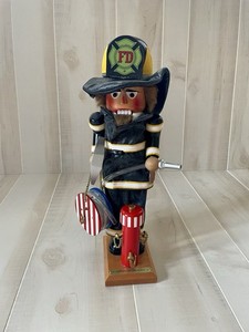 STEINBACH Signed 18” ‘America’s Bravest’ FIRE FIGHTER NUTCRACKER Music Box S3185