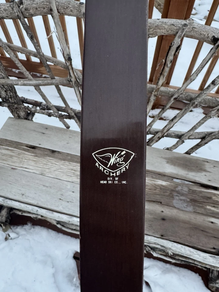 Arco recurvo vintage Wing Archery Red Wing Hunter AMO 52” 49# para diestros Foto 2 de 4