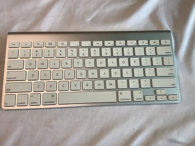 Original Apple Magic Keyboard A1314 Slim Wireless Bluetooth Works Great