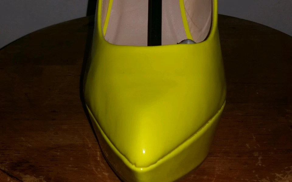 Bombas amarillas Foto 2 de 2