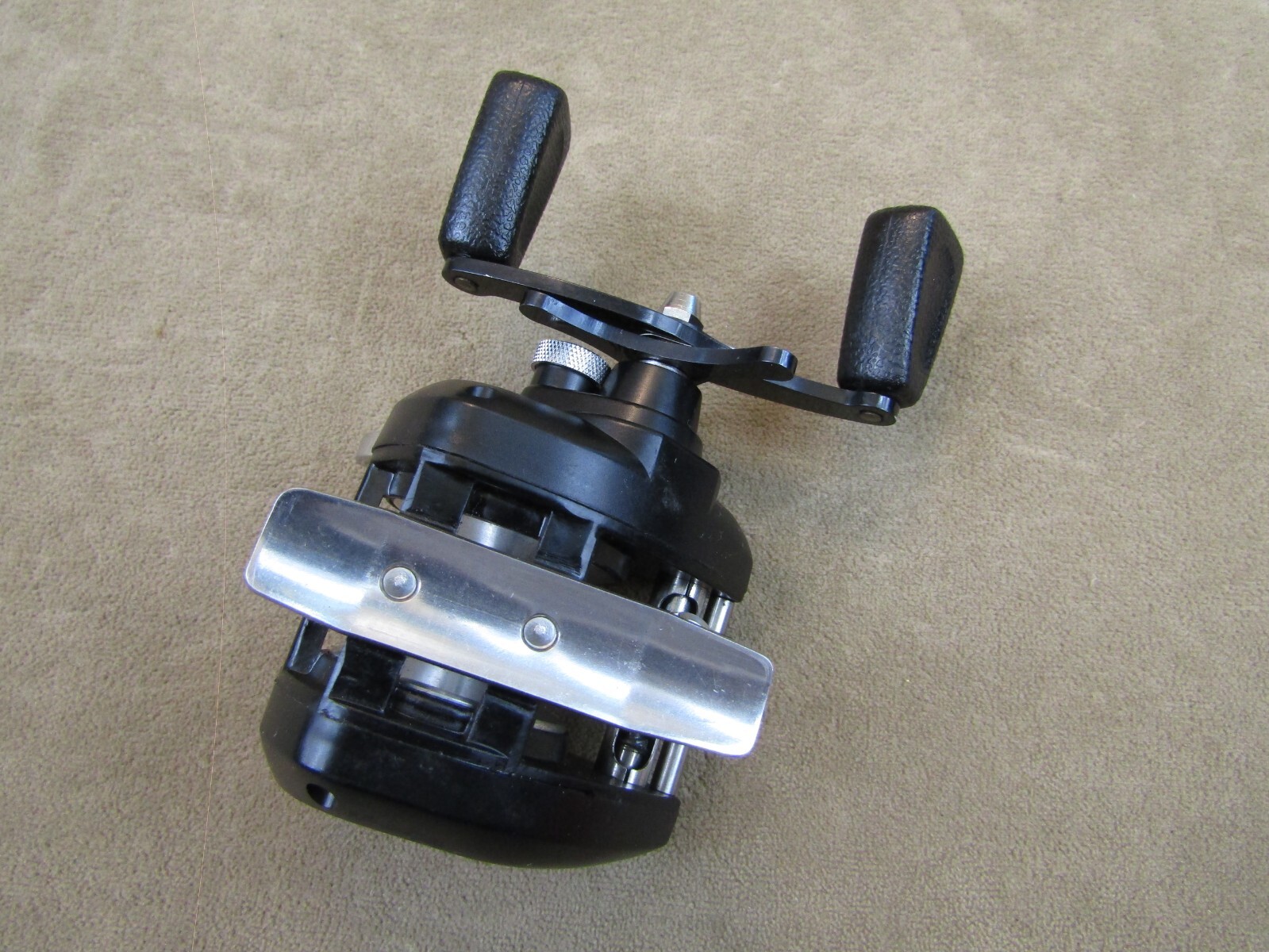 NICE! RYOBI MODEL V-MAG 3 LEVELWIND BAIT CASTING CAST CONTROL FISHING REEL V MAG