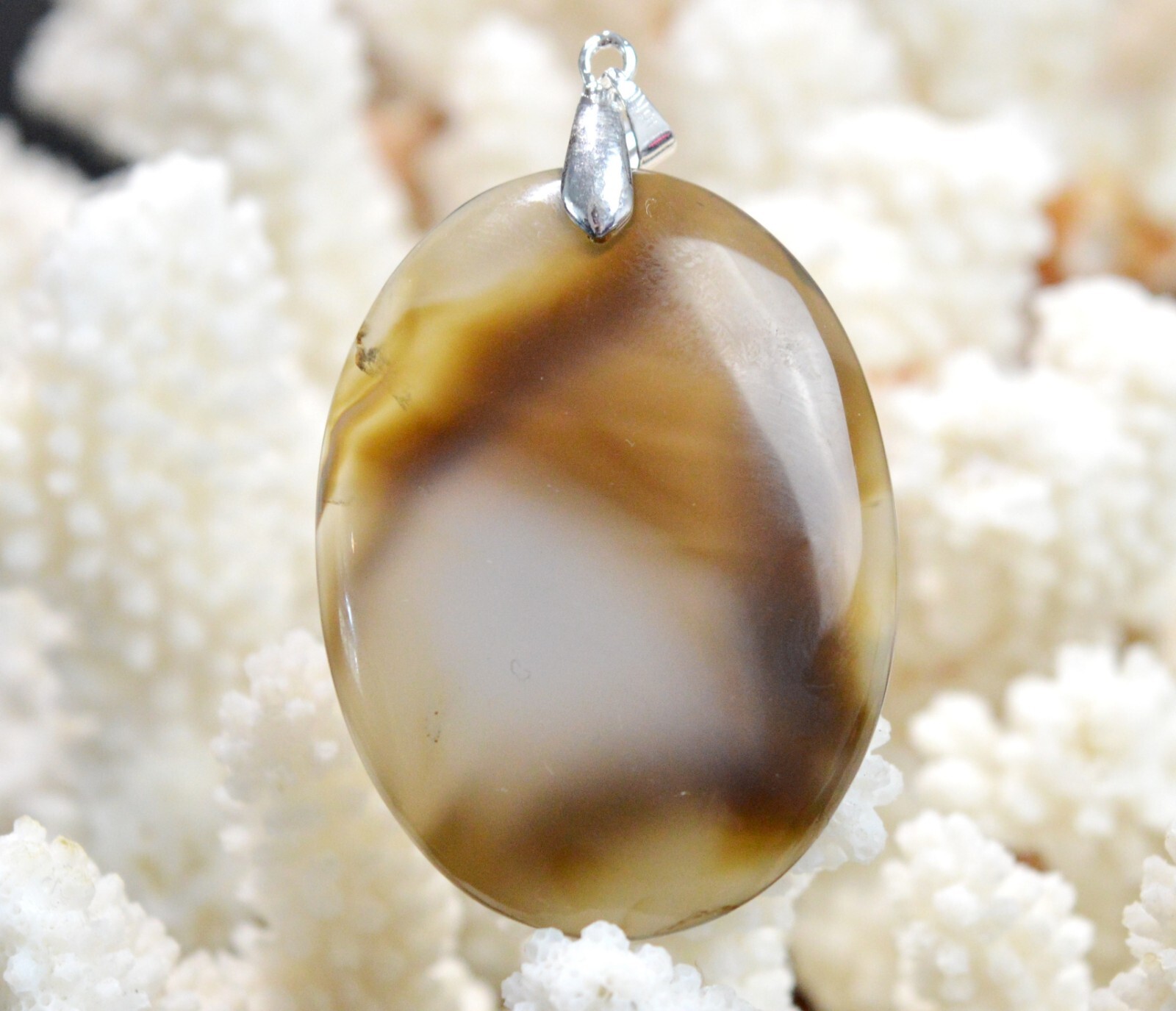 Pendentif en agate naturelle 95 carats, grand cabochon bohème du Brésil DS30