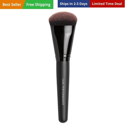 Luxe Performance Brush, Fair Ivory 02, 0.21 oz.