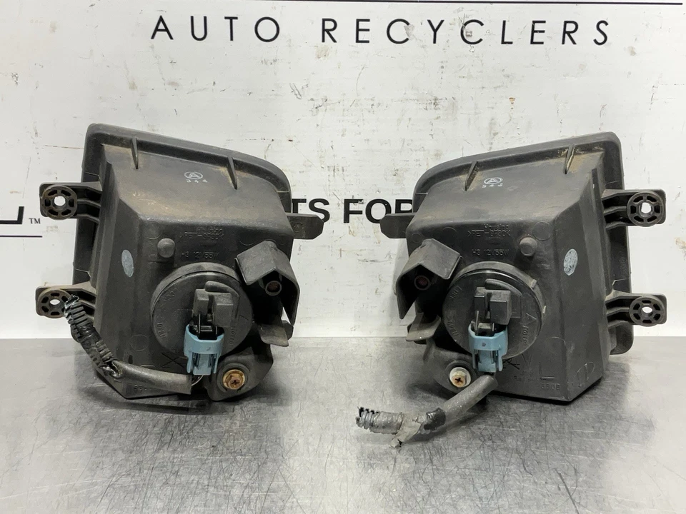 2003-2004 Nissan Pathfinder lado direito e esquerdo par de faróis de neblina OEM - Imagem 2 de 4