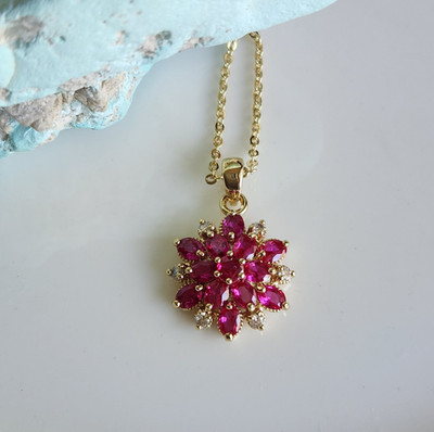 925 Sterling Sliver 3x4mm Ruby Floral 17x26mm Pendant  Gold Plated Free Chain