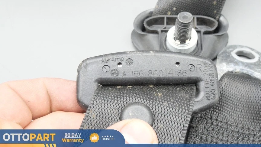 Mercedes GL450 2012-2019 retractor de cinturón de seguridad trasero derecho segunda fila A1668601486 Foto 4 de 4