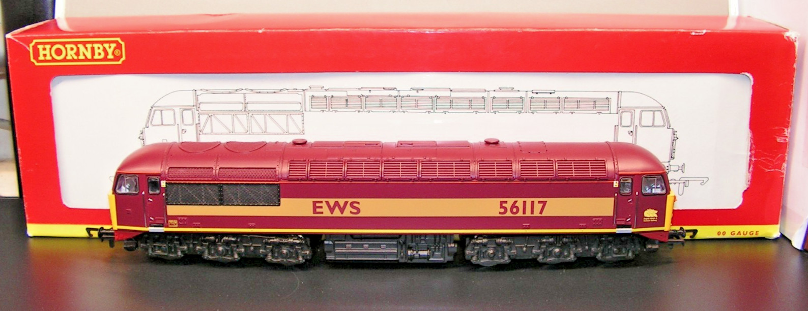 Hornby R2288B Class 56 Co-Co Diesel Locomotive EWS 56117 Lights Instructs VNMIB