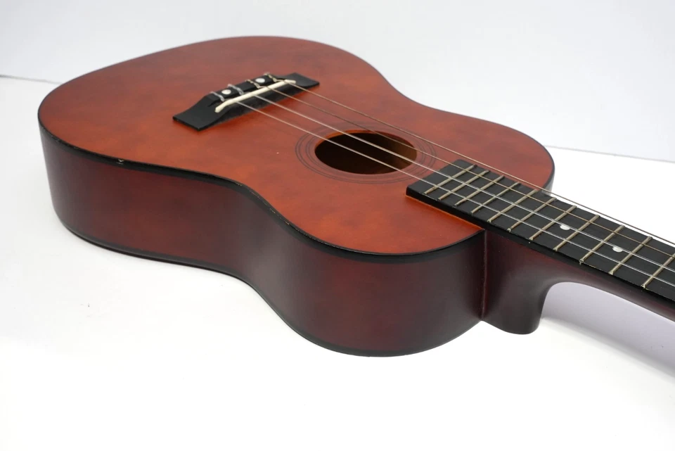 Ukelele barítono Savannah SU-200 con bolsa Foto 4 de 4