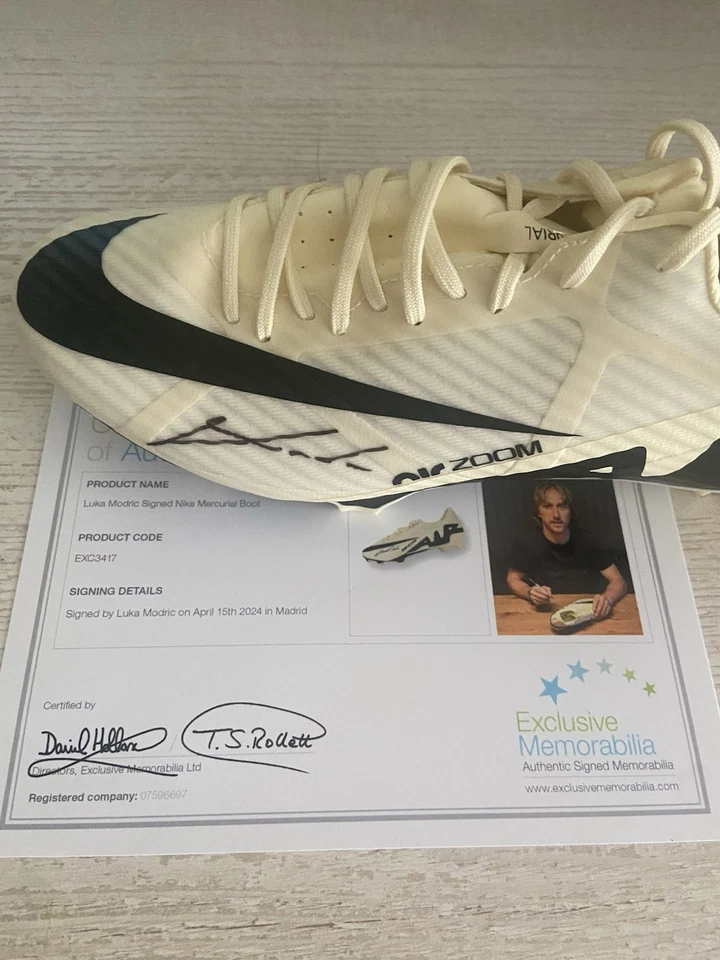 Von Luka Modric signierter Fußballschuh - Bild 3 von 3