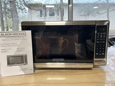 Black+Decker EM720CB7 0.7 Cu Ft Digital Microwave Oven 700W Stainless Steel