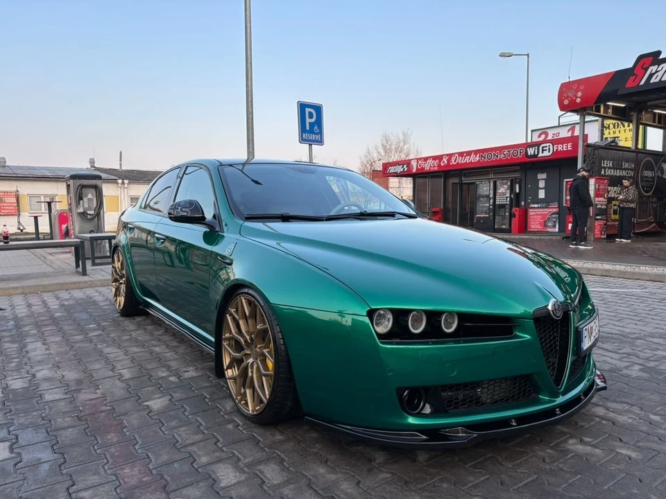 Calotte Specifiche per Giulietta Mito 159 - CARBON LOOK Specchietti  aerografato - Immagine 4 di 4