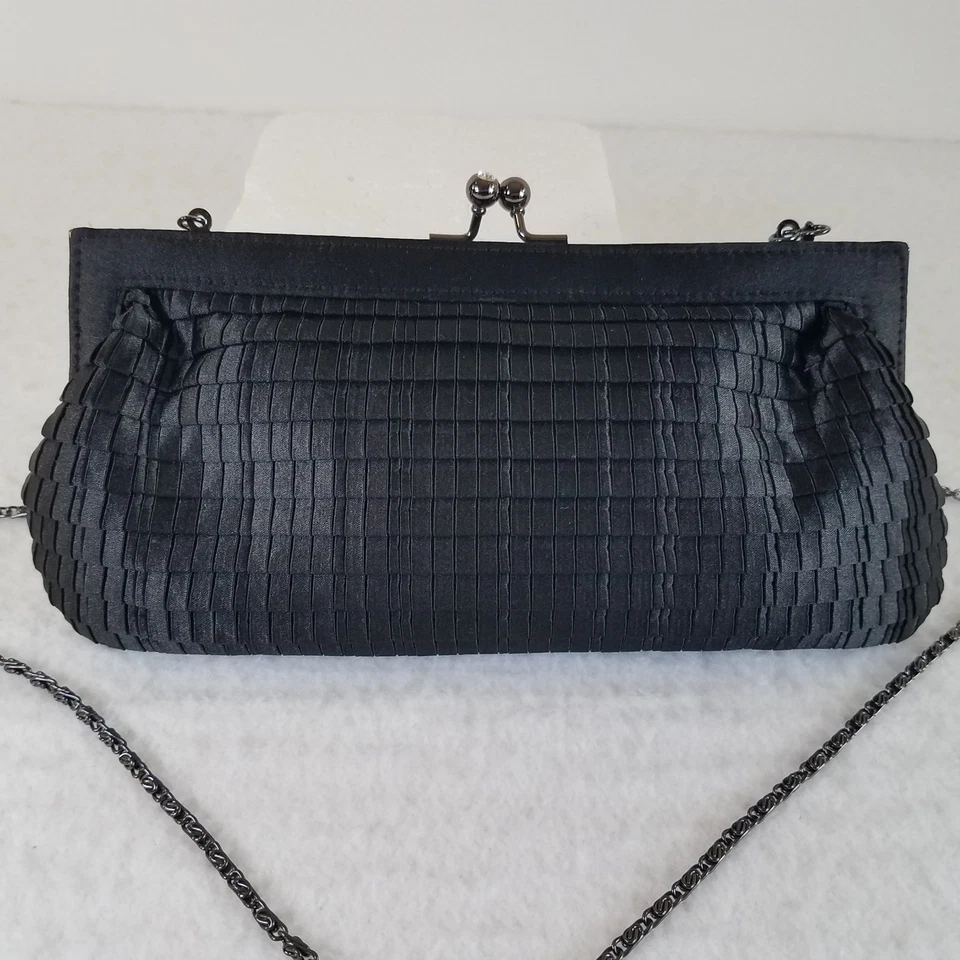 Bolso sin asas Jessica McClintock negro satinado plisado cóctel estrás beso C Foto 3 de 4