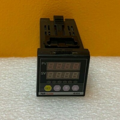 Pan-Globe e904-201-010-000 Type K, Digital Temperature Controller. Tested!