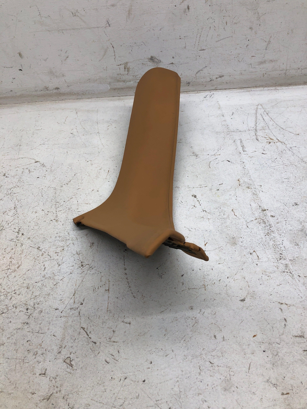 ASTON MARTIN RAPIDE LEFT DRIVER REAR LOWER C PILLAR SCUFF PLATE INSERT ASSEMBLY