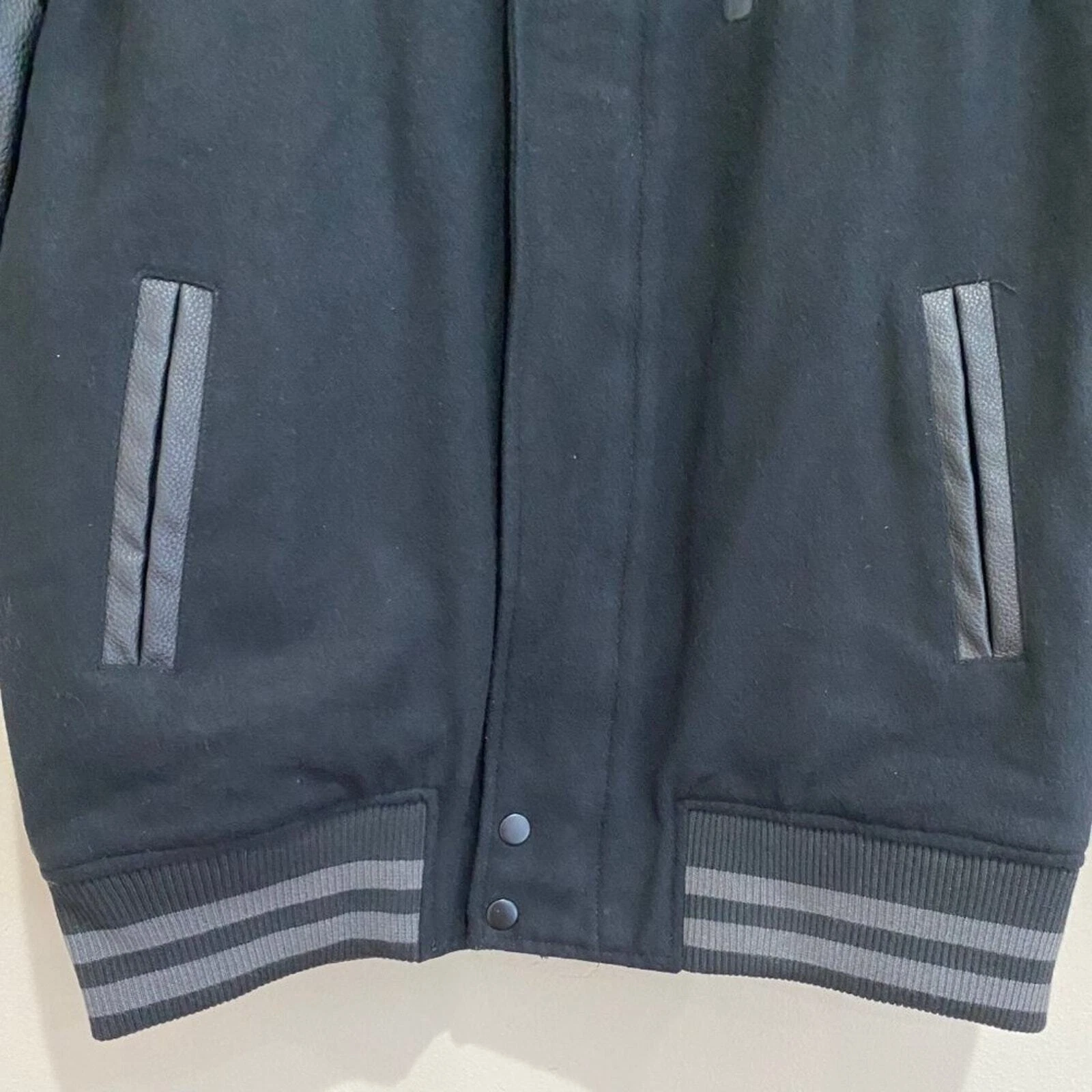Riot League of Legends 2017 Worlds Championship Varsity Jacket Official Merch S - product detail image 5