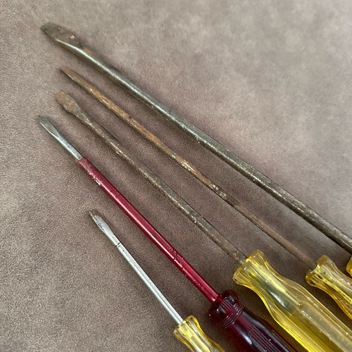 LOT OF 5x VINTAGE STANLEY AUSTRALIA SLOTTED FLAT HEAD SCREWDRIVERS INSULATED - Picture 5 of 7