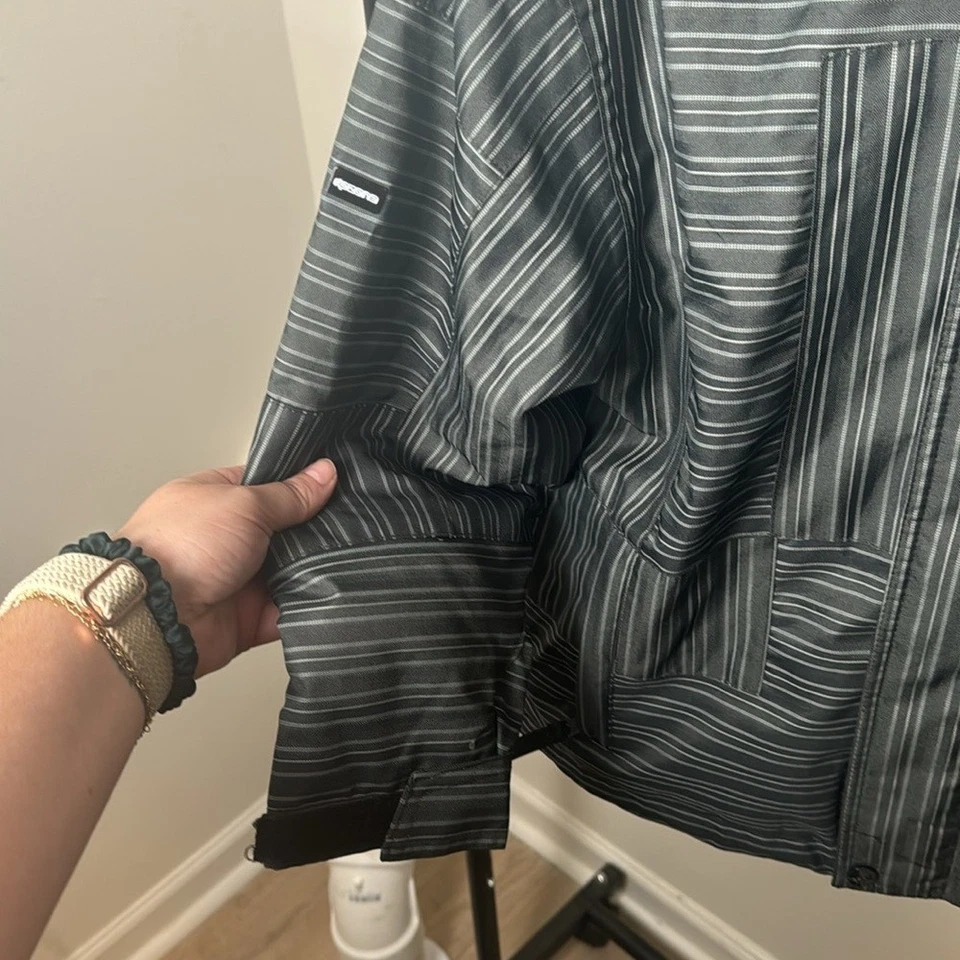 RipZone Core 5000MM Youth Lined Hooded Winter Ski Snowboarding Jacket Size Small - Image 3 of 4