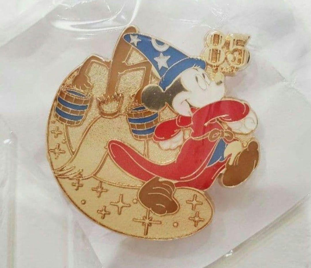 [Limited Item] GODIVA Fantasia Mickey Mouse Pin Badge Disney