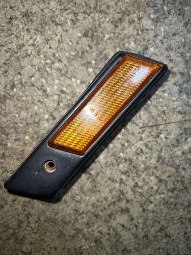BMW 5 Touring E34 Kotflügelblinker vorne rechts 1378011 2.50 Petrol 33963184