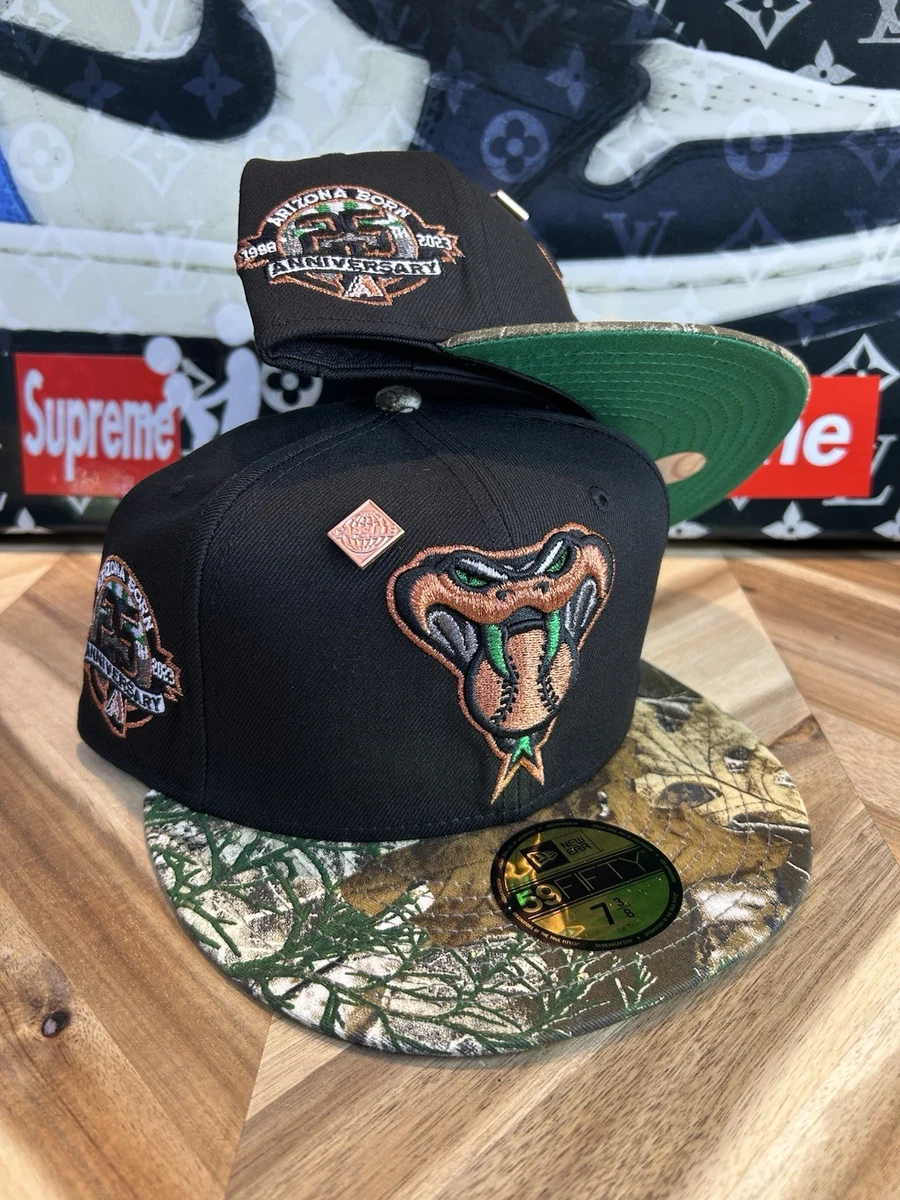 シュプリーム　ワークキャップ　パイソン　スネークスキン Supreme Snakeskin Corduroy Camp Cap Black - FW20 - US