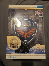Brand New First 4 Figures The Legend of Zelda Breath of the Wild Hylian Shield
