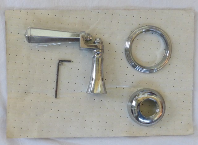 St Thomas Creations Short Hex Widespread Lavatory Faucet 8130 060