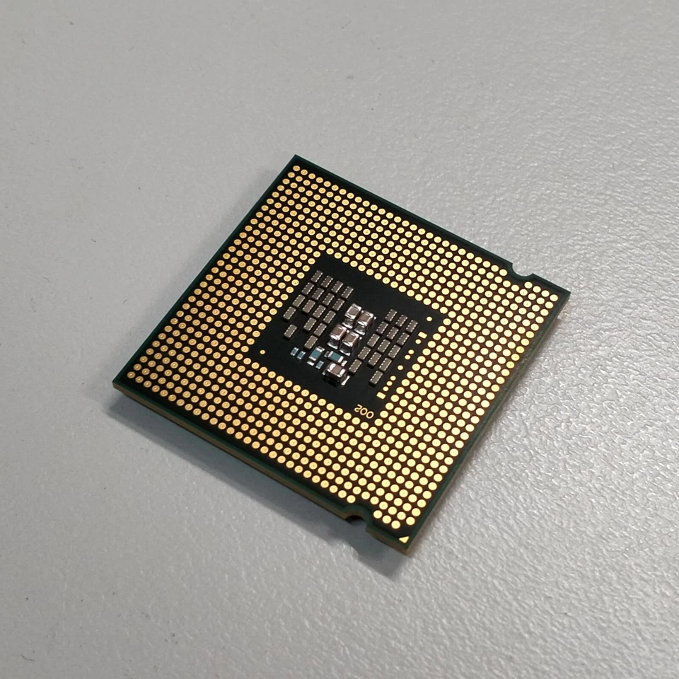 Intel Core 2 Quad Yorkfield 64-bit Socket LGA 775 2.66 GHz 4 core 95W CPU SLGT6 - Image 4 of 4