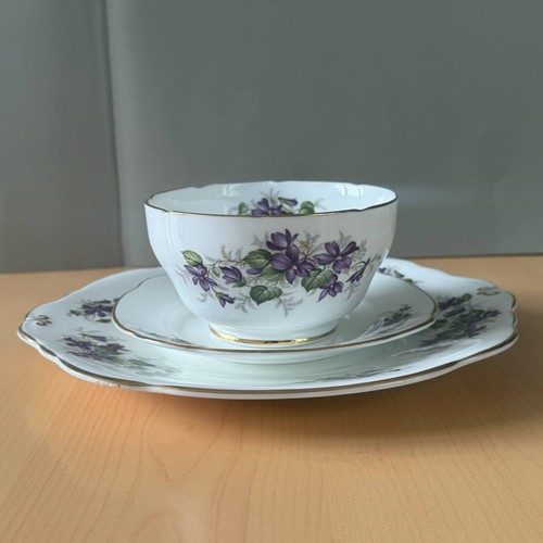 Duchess 'Violetta' Bone China Trio - Sugar Bowl, Tea Saucer, Side Plate - Picture 2 of 12