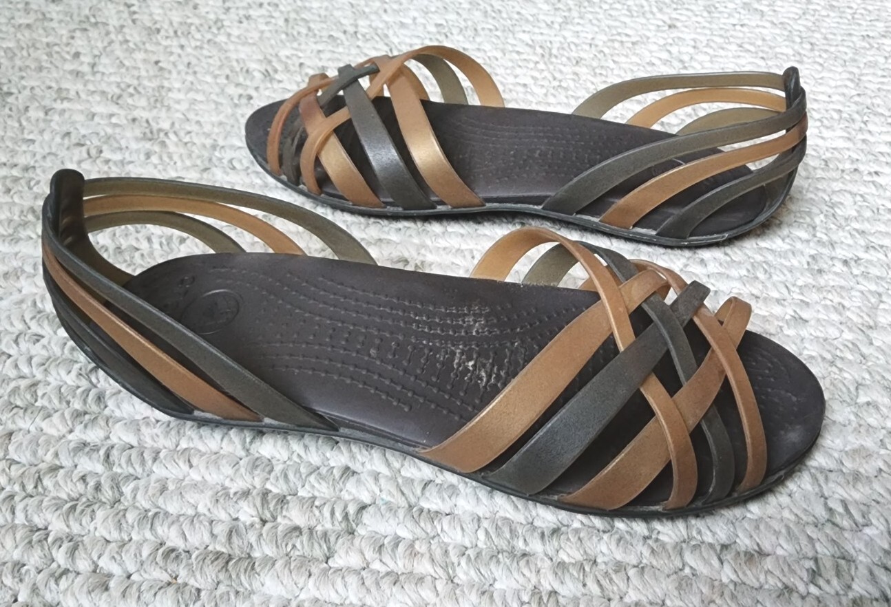crocs huarache flat jelly sandals