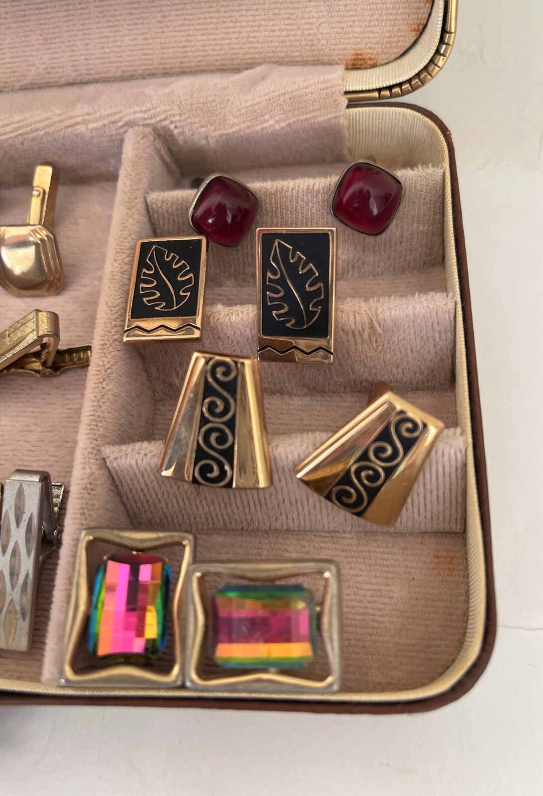 VINTAGE SHIELDS MENS BROWN LEATHER CASE JEWELRY BOX W… Gem