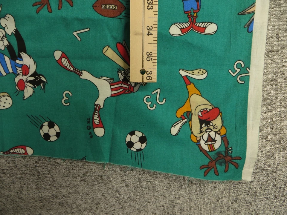 Vintage 1994 Warner Bros Looney Tunes Tecido Estampa Esportiva Insetos Patolino Pato Taz - Imagem 4 de 4