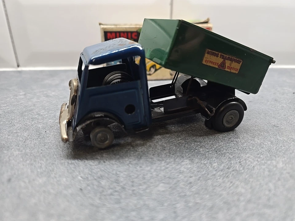 Vintage TRIANG Minic 86M Tin Plate Forward Control Tipper Truck. Boxed.  - Image 4 of 4